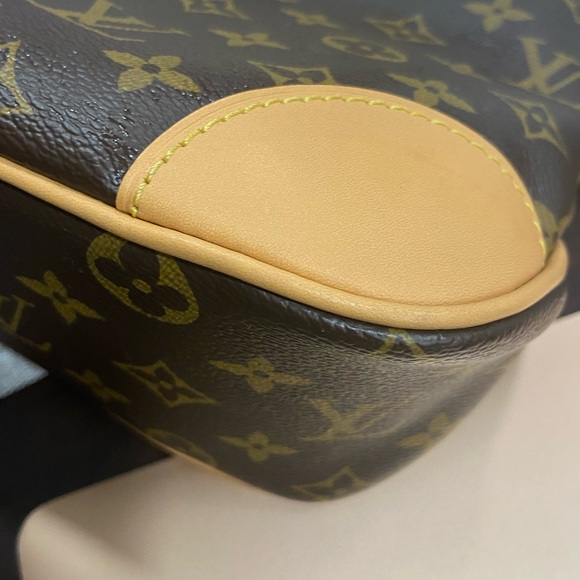 Louis Vuitton Boulogne - Picture 14 of 15